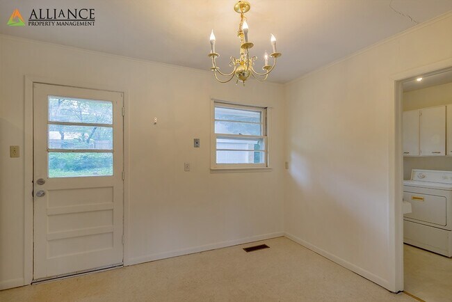 Building Photo - 1533 Pipher Ln