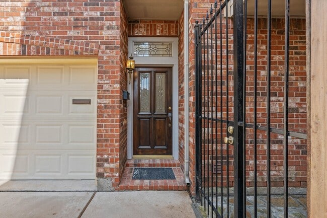 Building Photo - 1315 Anita St