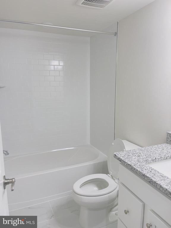 Building Photo - 24158 Thurso Sq