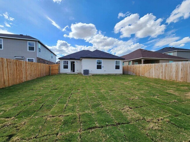 Building Photo - 614 Eucharis