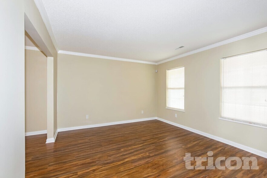 Building Photo - 7 Barnley Ct