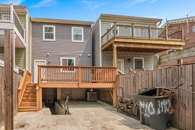 Building Photo - 1110 Orren St NE