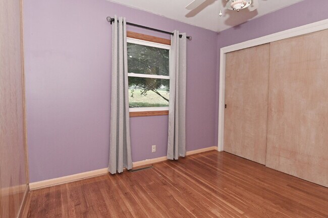 Building Photo - Charming 3-Bedroom Retreat with 2 Full Baths on South Meridian Street – 1516 Sq Ft of Comfort in ...