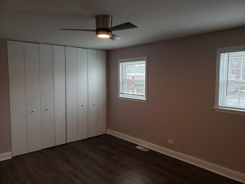 Building Photo - 2142 Rugen Rd