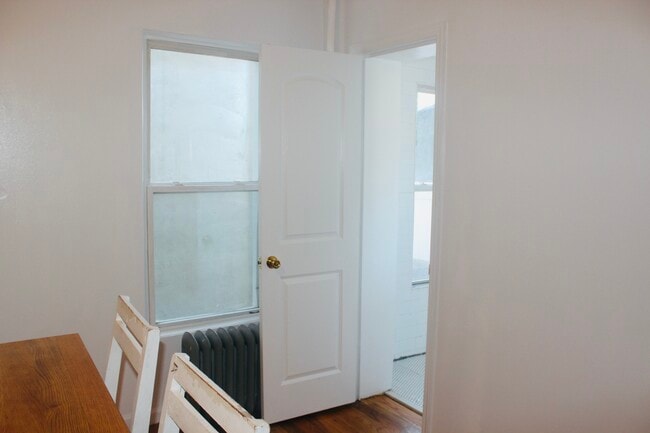 Building Photo - 273 E 39th St