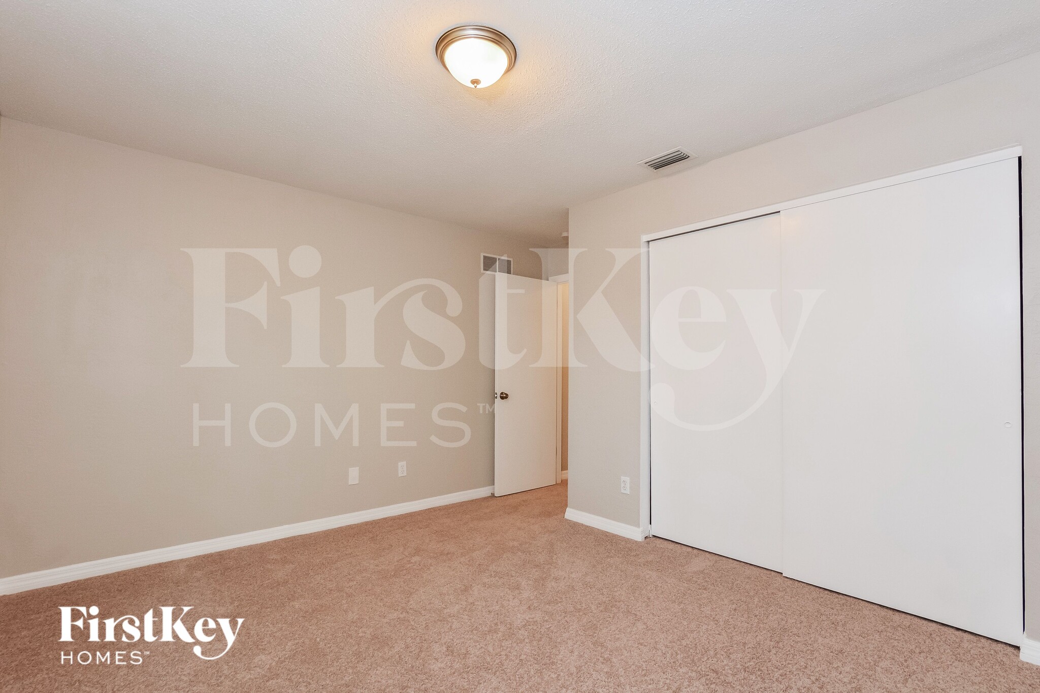 Building Photo - 833 Pine Forest Trail W