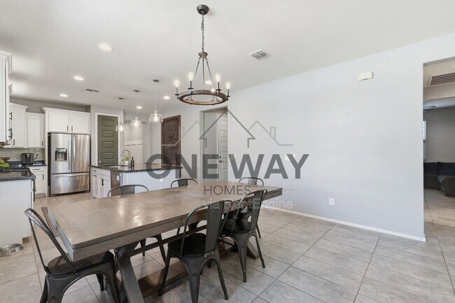 Building Photo - 9854 Thatcher Ave