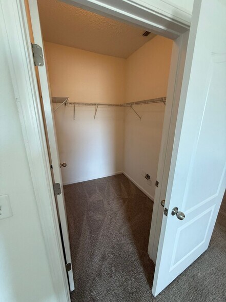 Building Photo - 4908 Key Lime Dr