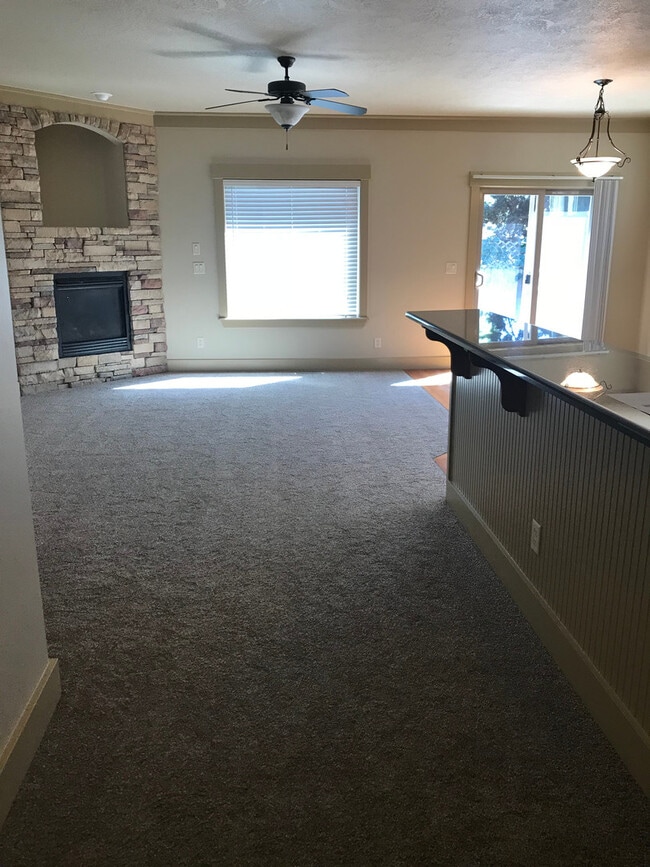 Building Photo - Beautiful home in Eagles Shadowridge subdivision