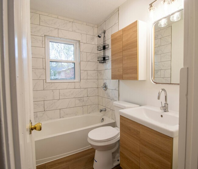 Building Photo - 1515 Sandra Dr