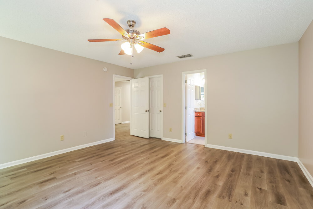 Building Photo - 12772 Glade Springs Dr S