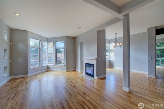 Building Photo - 9425 110th Pl NE