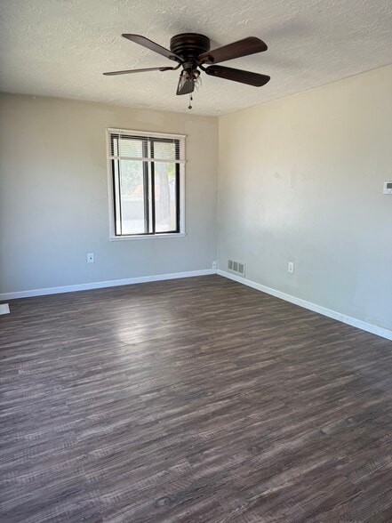 Building Photo - 690 Holbrook Drive