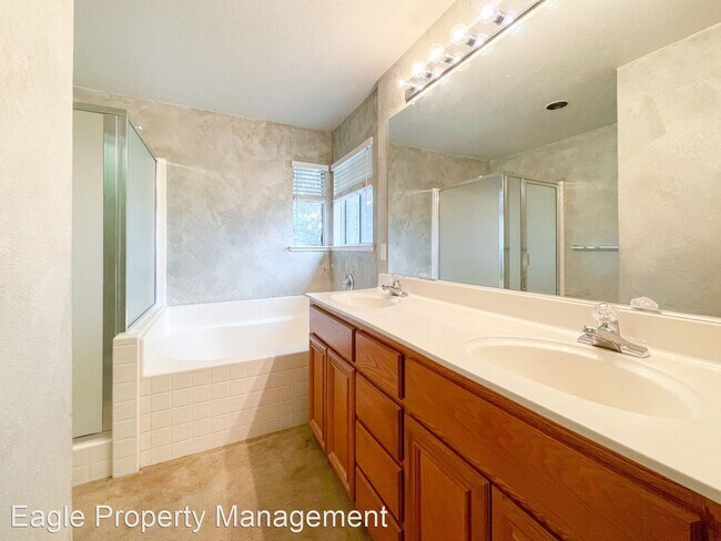 Building Photo - 3 br, 2.5 bath House - 4871 Timepiece Cir