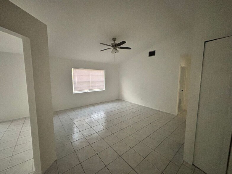 Building Photo - 2111 Hancock Bridge Pkwy