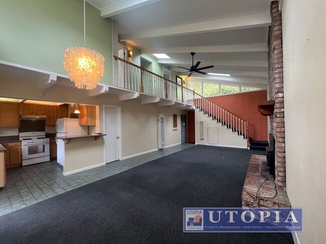 Building Photo - Beautiful and spacious 2 Bedroom, 1.5 Bathroom Located in Rio Del Mar, close to the beach and Apt...