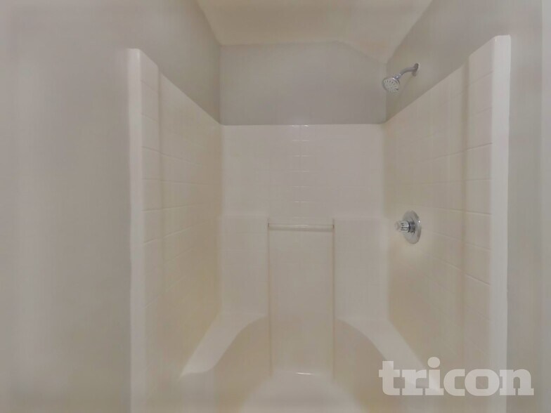 Building Photo - 3208 Ginny Lake Dr