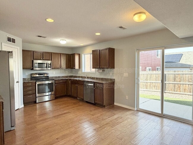 Building Photo - 3910 Reindeer Cir