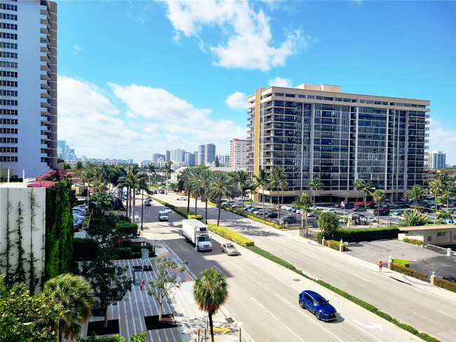 Building Photo - 1965 S Ocean Dr