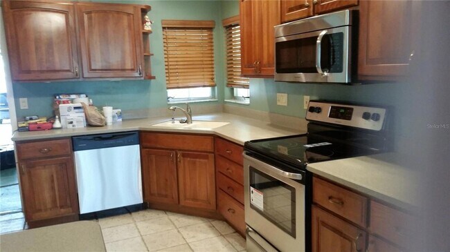 Building Photo - 1876 Mid Ocean Cir