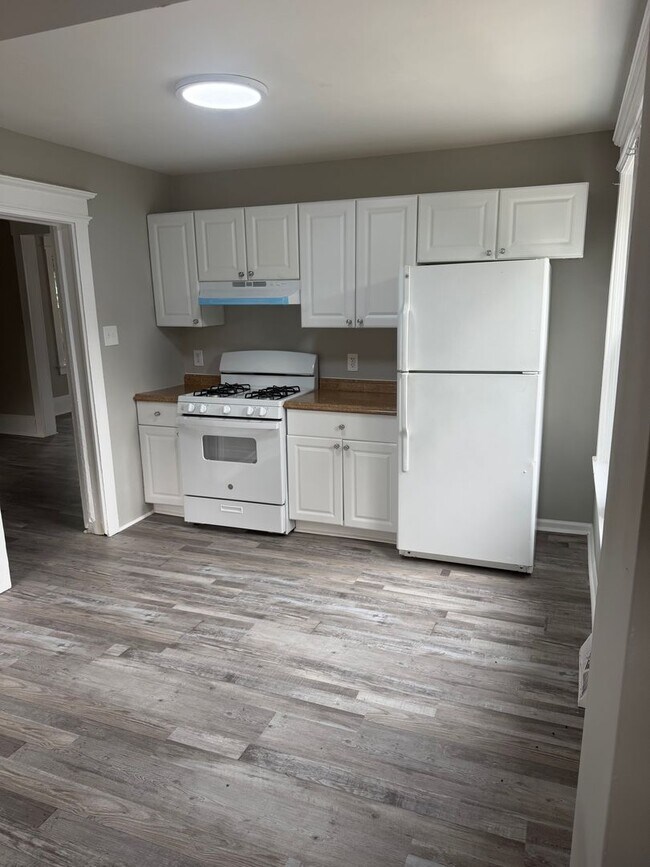 Building Photo - Recently Renovated 3-Bedroom, 1-Bath Home in Pleasantville