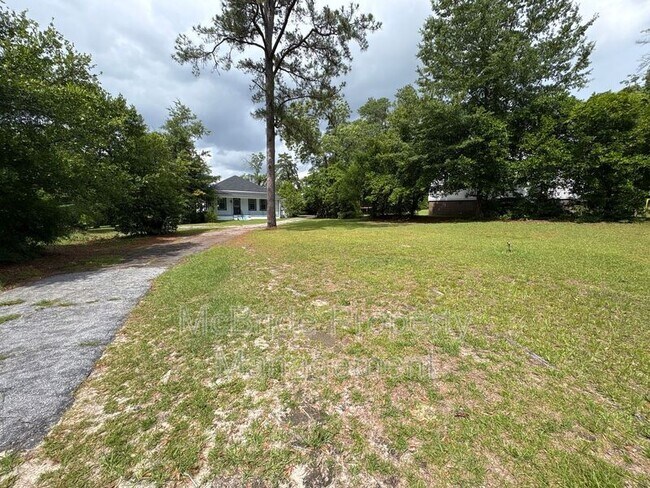 Building Photo - 2754 Hazel St