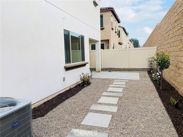 Building Photo - 1449 Laurelwood Dr