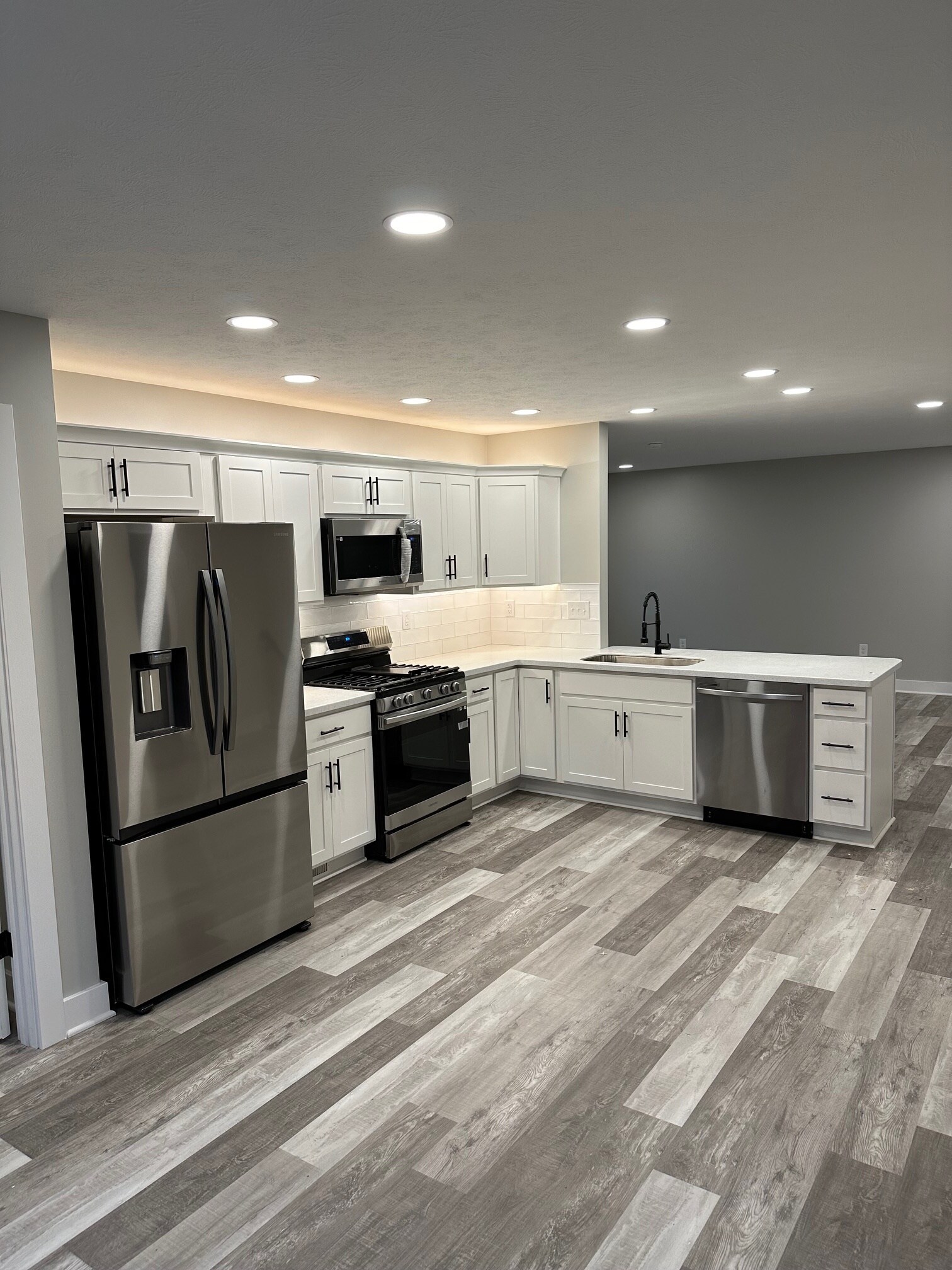 Kitchen - 1622 Gunnison Rd