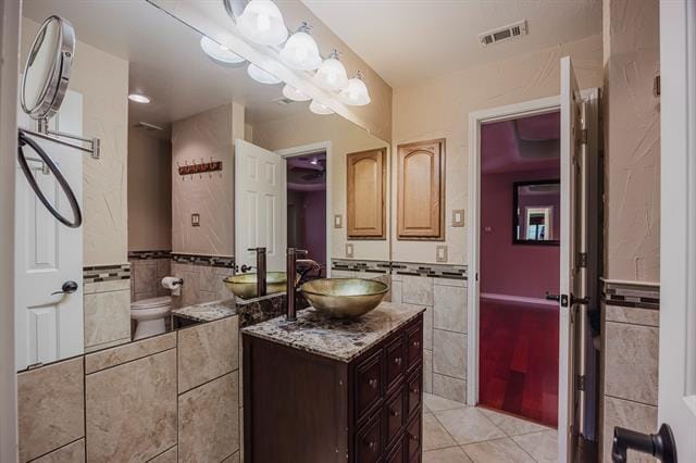 Building Photo - 808 Sabona Dr