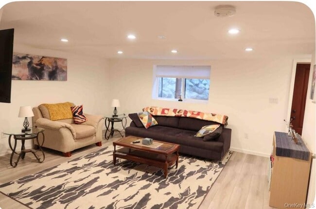 Building Photo - 137 Canterbury Rd