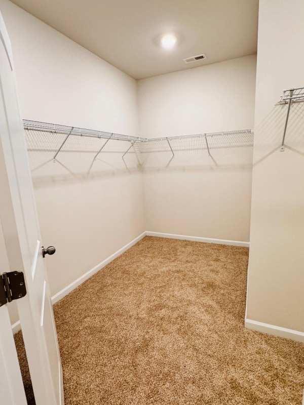 Building Photo - 7136 Maple Run Cir