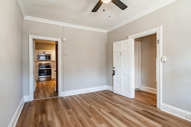 Building Photo - Recently Renovated 2 Bedroom Rental in the...