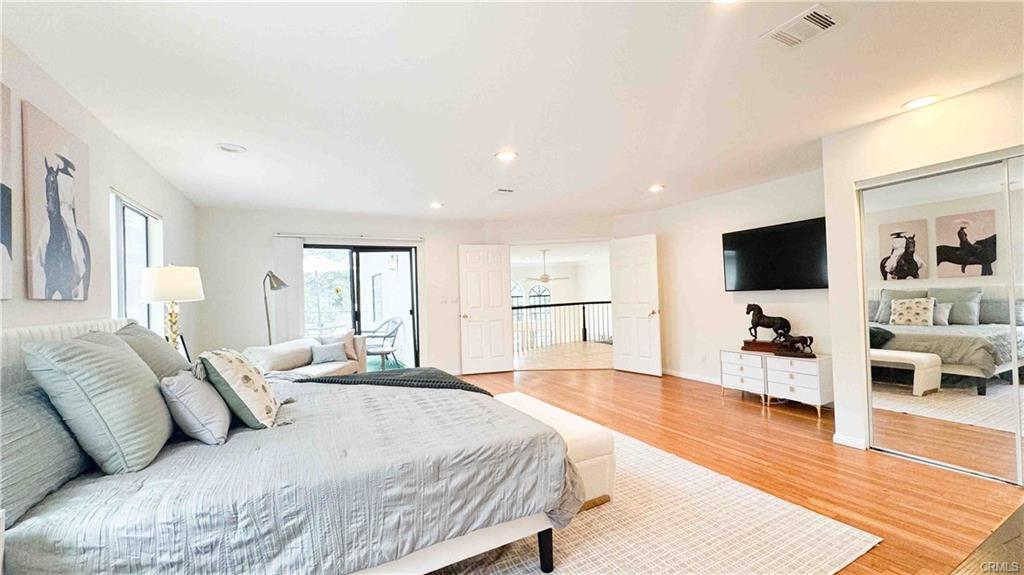 Large Bedrooms (4) - 5851 Friends Ave