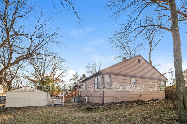 Building Photo - 3357 S Sterling Ave