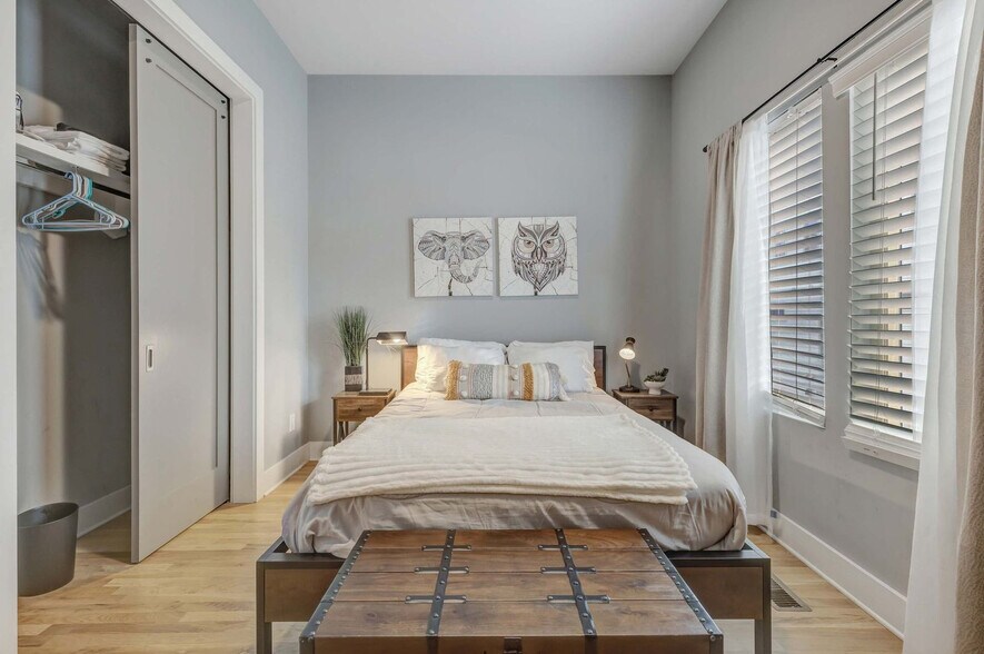 Building Photo - 978 Youngs Ln