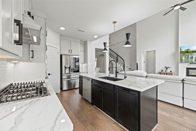 Building Photo - 30155 Gold Finch Pl