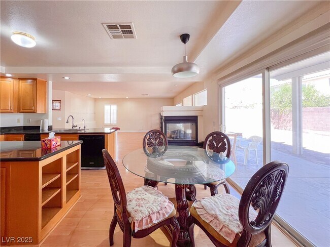 Building Photo - 6586 Shadow Cove Ave