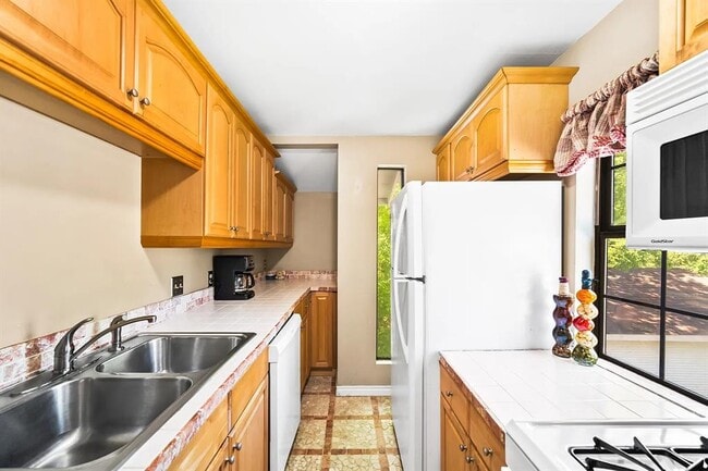 Building Photo - 4812 Avenue G