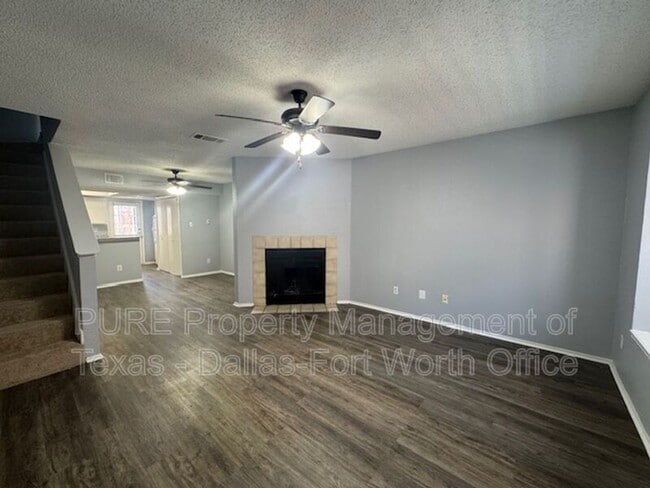 Building Photo - 4004 W Pioneer Dr