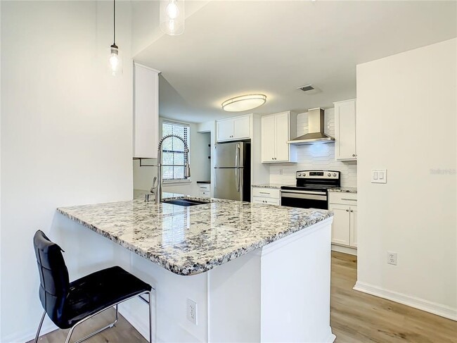 Building Photo - 1001 Via Santae Ln
