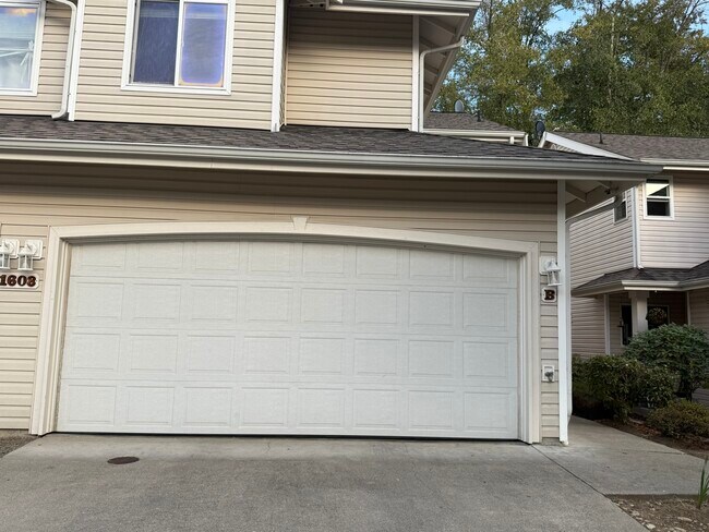 Primary Photo - 1608 Hollow Dale Pl