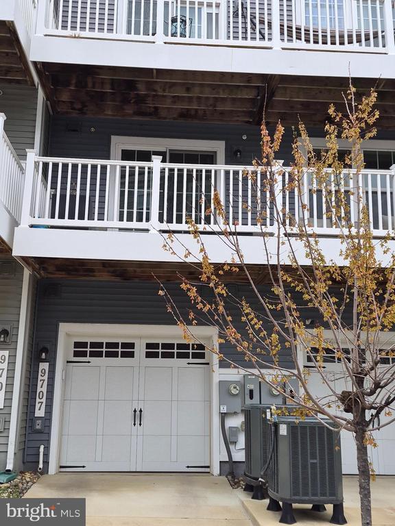 Building Photo - 9707 Glassy Creek Way