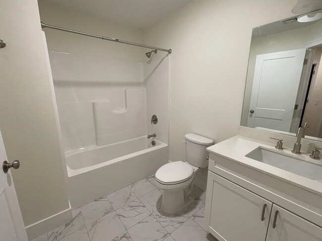 Building Photo - 15 Suffolk Rd