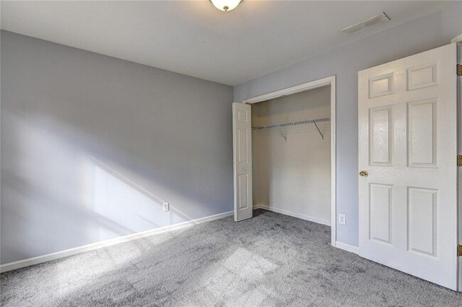 Building Photo - 980 Laurel Springs Ln SW