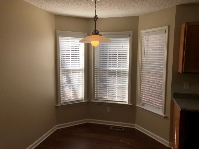 Building Photo - 109 Hidden Farm Ln