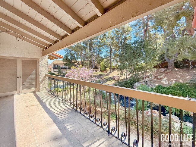 Building Photo - Top-Floor 3BR Retreat with Balcony Views & In-Unit Laundry in San Diego!