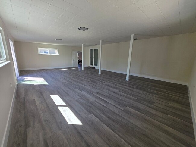 Building Photo - Remodeled Single Story in College neighborhood!