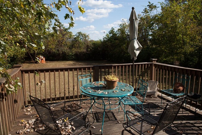 Building Photo - 2 Bed/ 1 Bath Cottage in East Nashville, Walking Distance to Riverside Village, Fenced Yard