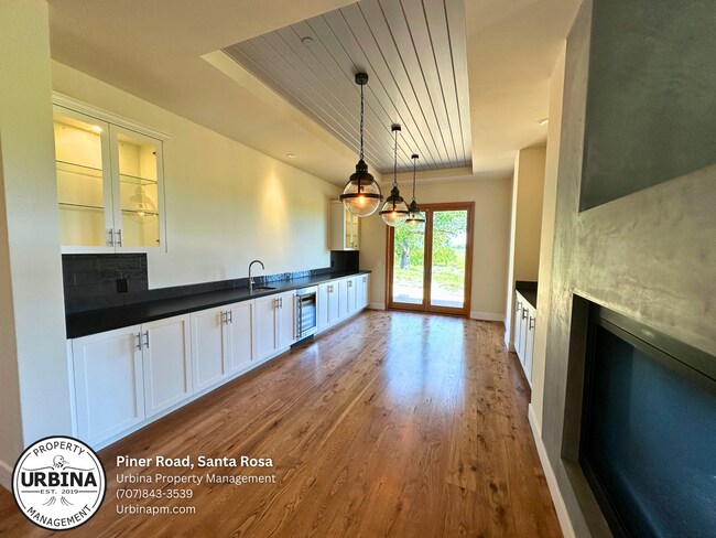 Building Photo - Luxury Vineyard Retreat with Pool, Cabana ...