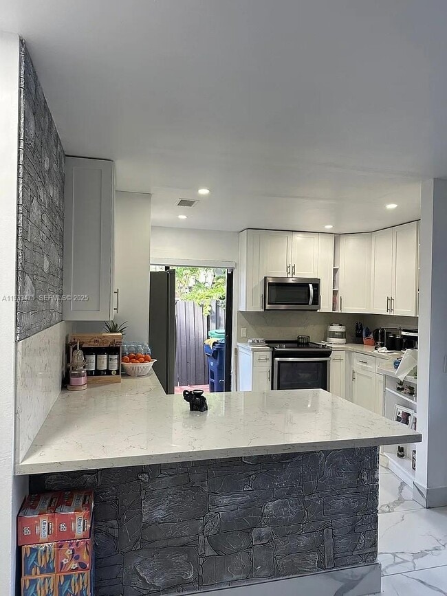 Building Photo - 14980 SW 49th Ln